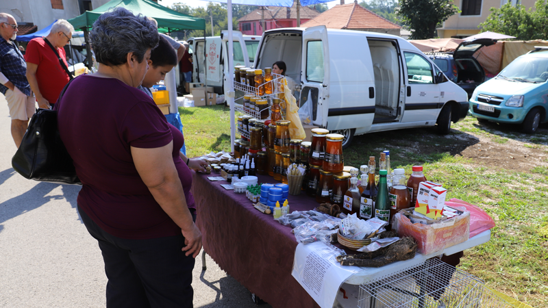 塞AG真人娱乐助力矿区周边社区养蜂工业生长