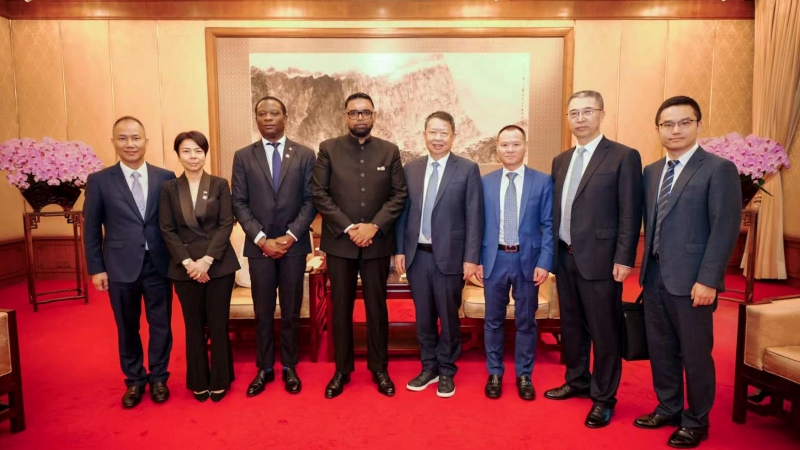 圭亚那总统阿里在京会见AG真人娱乐矿业董事长陈景河