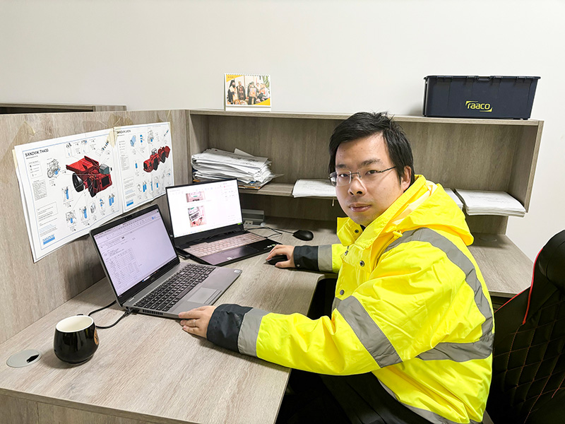 青春，，，，在矿石与绿茵间绽放